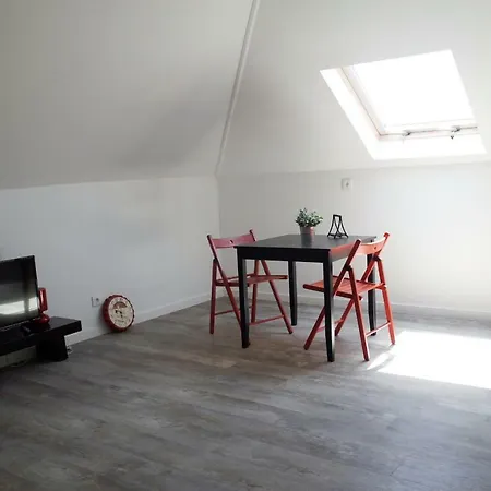 Apartment Lisbon 5 *